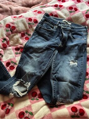 Levi's Distressed Dark Blue Women’s Jeans